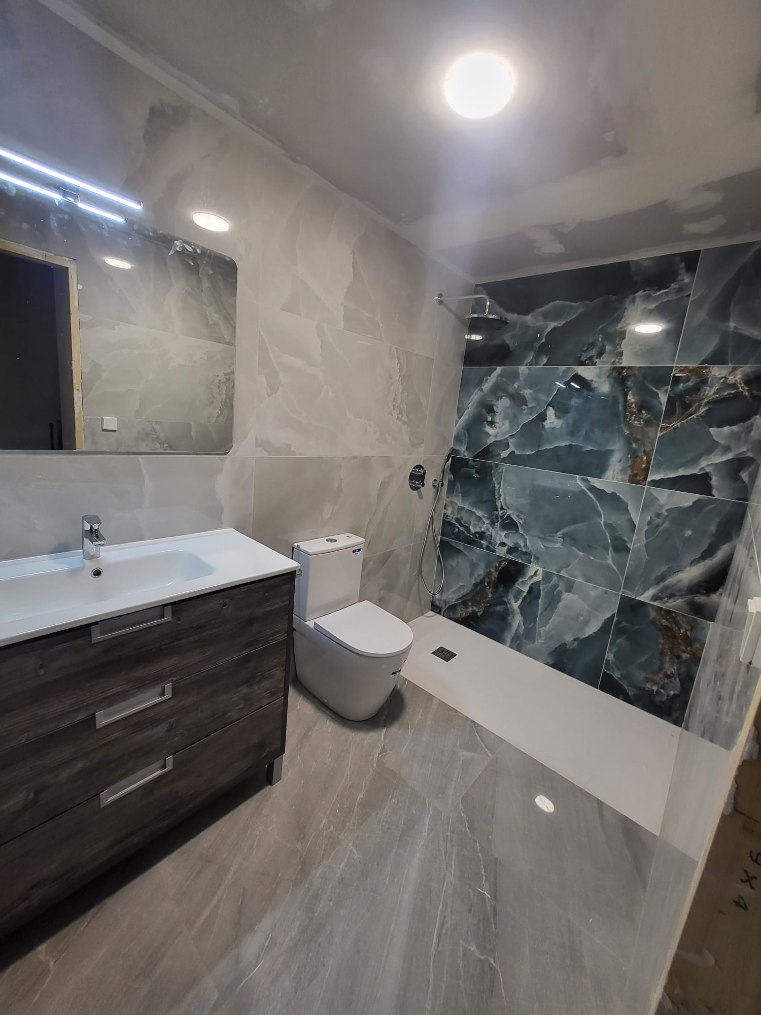 Baño reformado vista 5